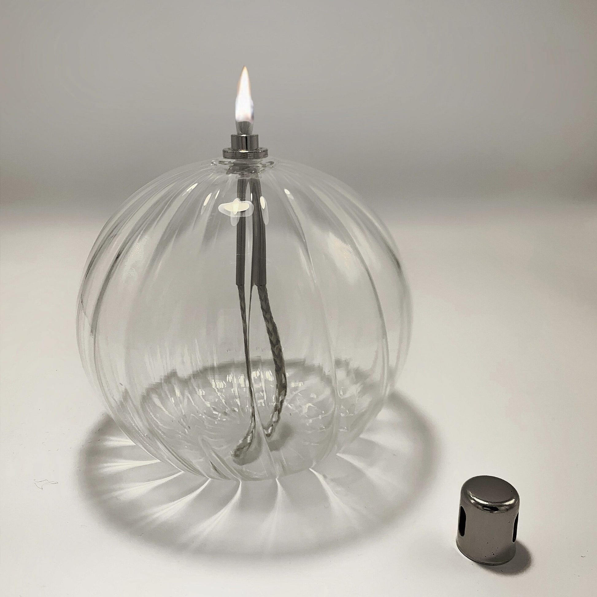 Lampe à huile sphère striée - S