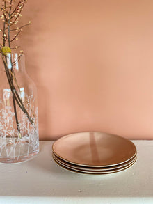 Assiette en grès - rose gold