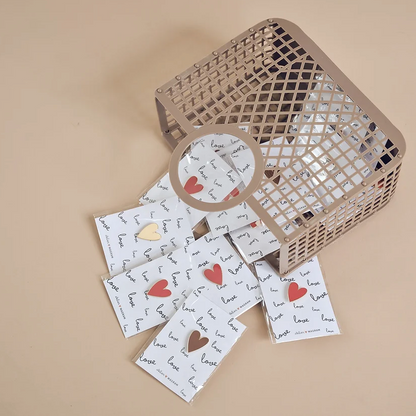 Pin's Nounou, merci - Rouge