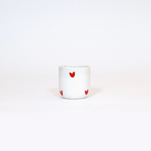 Tasse en faïence - Coeurs rouges
