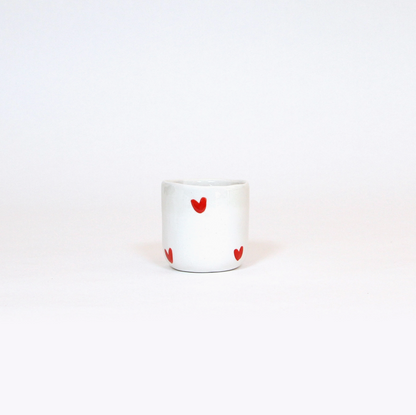 Tasse en faïence - Coeurs rouges