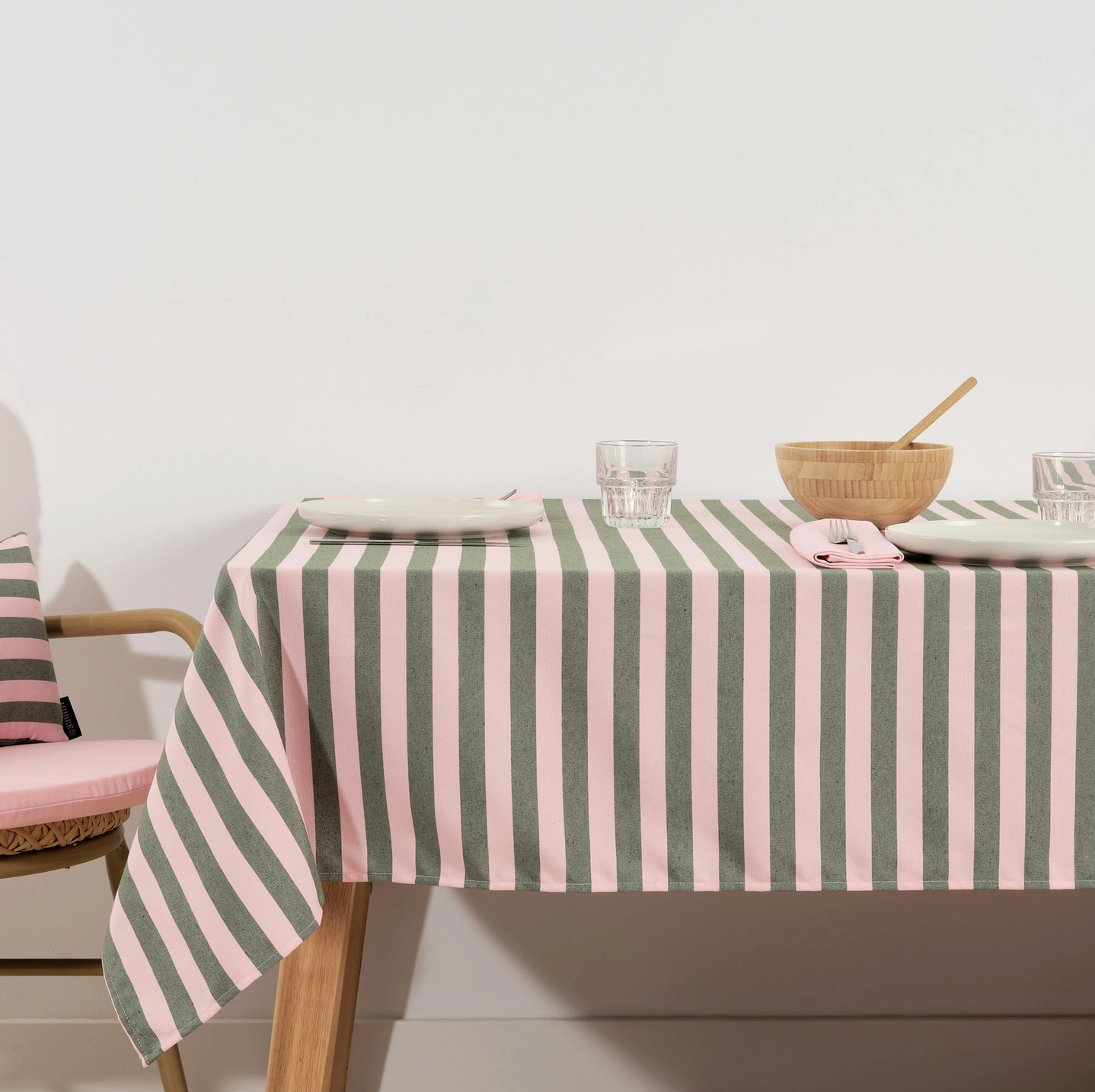 Nappe jacquard rayée imperméable rose & vert mousse - 160 x 250cm