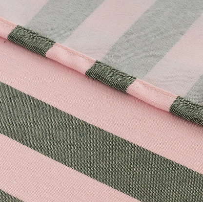 Nappe jacquard rayée imperméable rose & vert mousse - 160 x 250cm