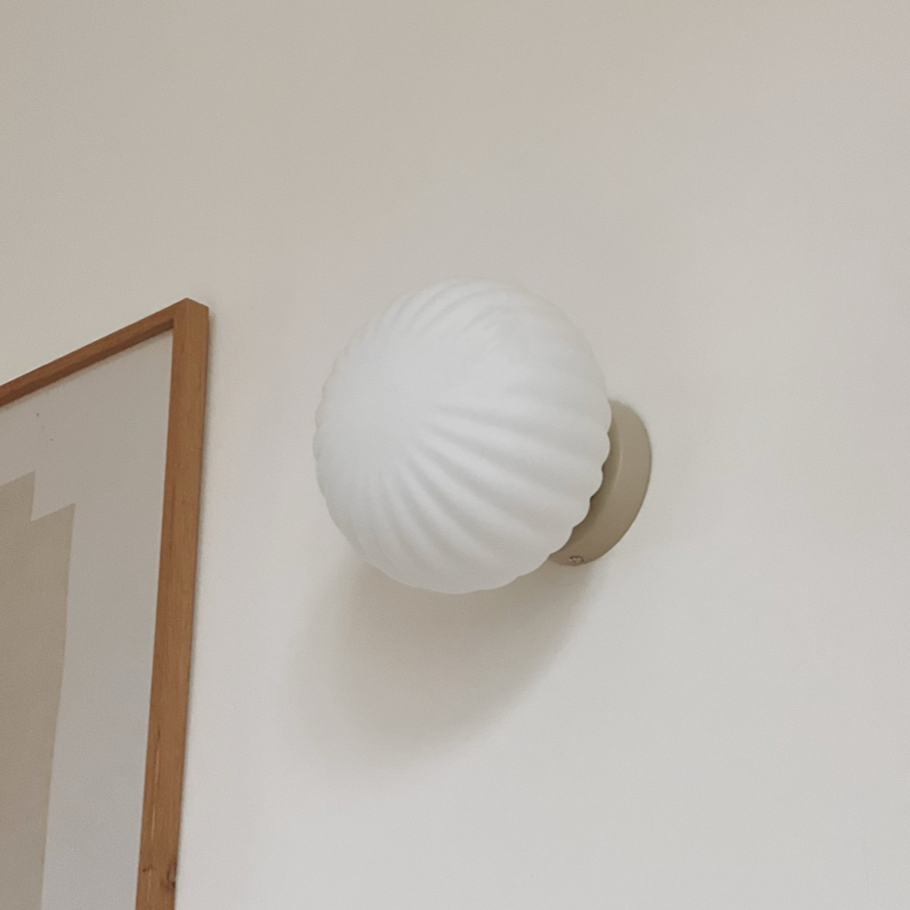 Applique murale globe - beige