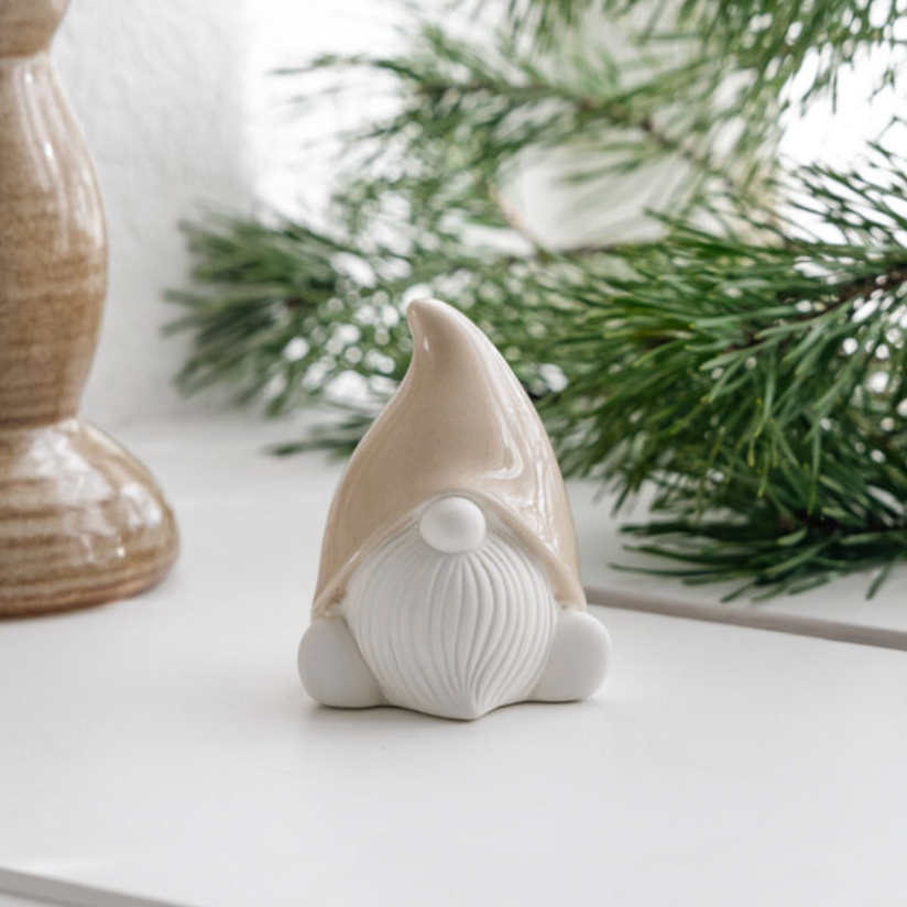 Père Noël bonnet beige à poser - céramique