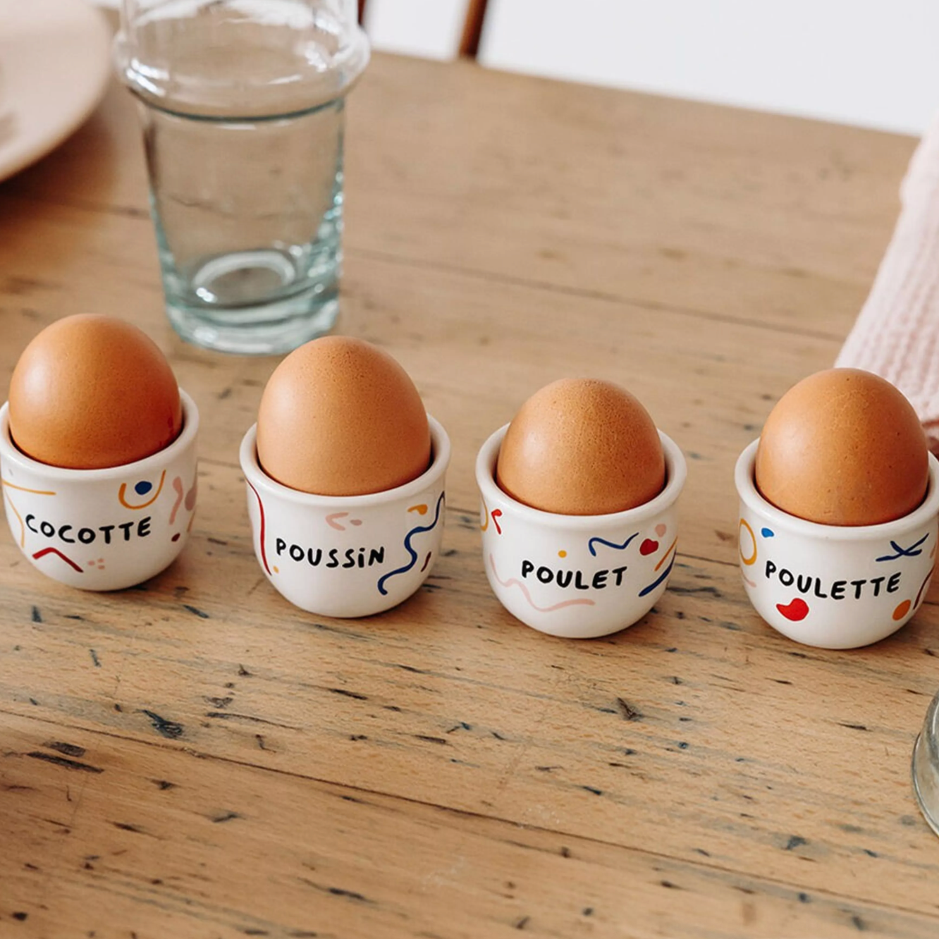 Lot de 4 coquetiers - Cocotte, poussin, poulet et poulette