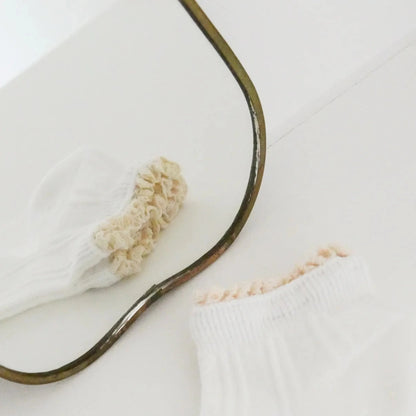 Chaussettes blanches macramées