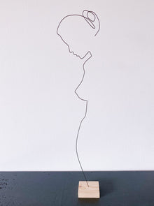 Profil femme poitrine - Fil de fer