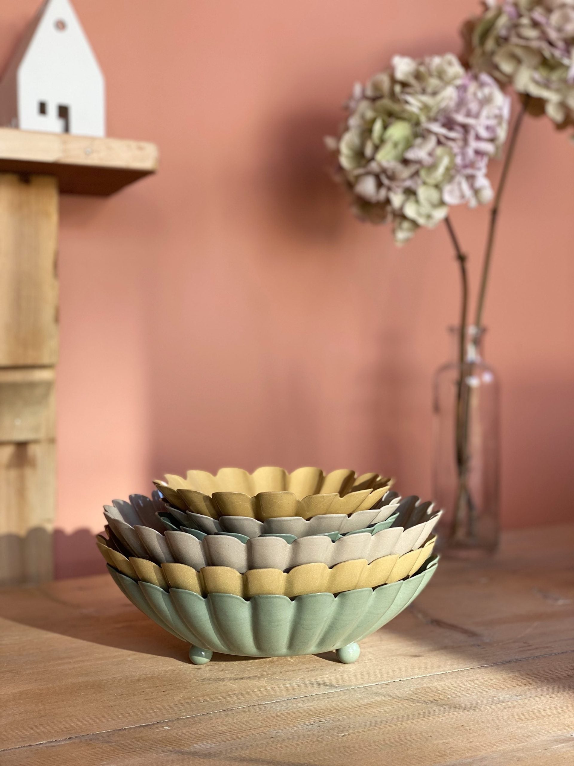 Coupelle fleur beige en métal - S