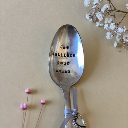 Petite cuillère gravée - Une cuillère pour maman