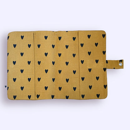 Protège carnet de santé - coeurs camel