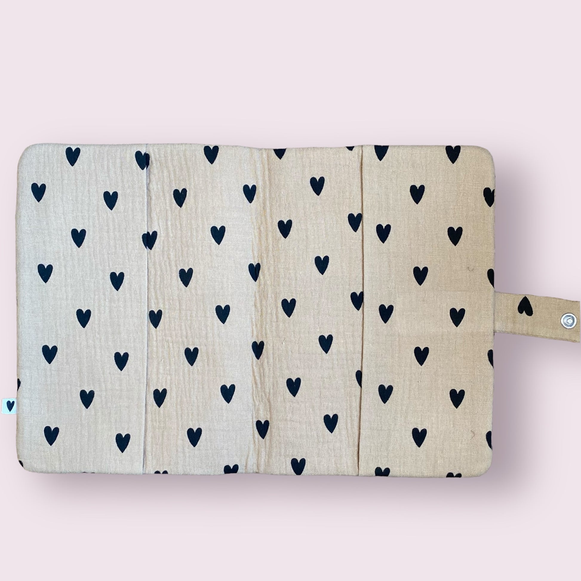 Protège carnet de santé - coeurs beige