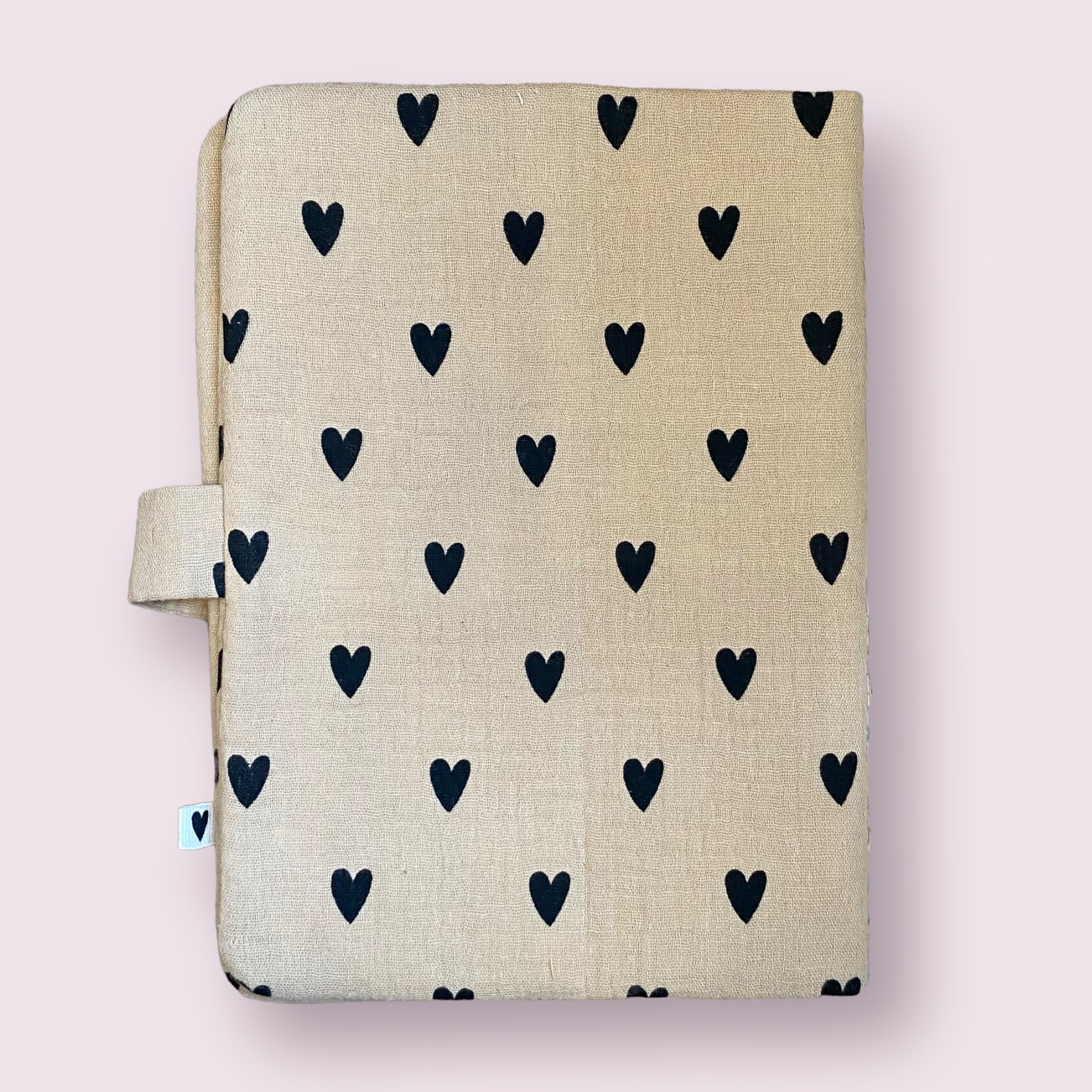Protège carnet de santé - coeurs beige