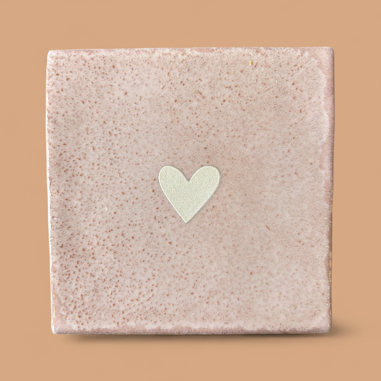 Carreau à accrocher - Coeur beige