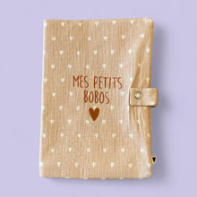 Protège carnet de santé coeurs beige - Mes petits bobos