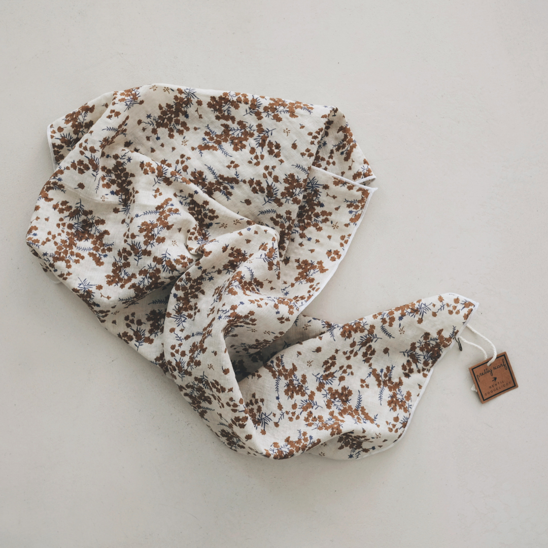 Petit foulard fleuri
