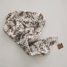 Petit foulard fleuri