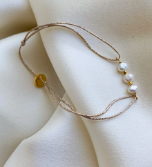 Bracelet fil lurex - 3 perles nacrées blanches