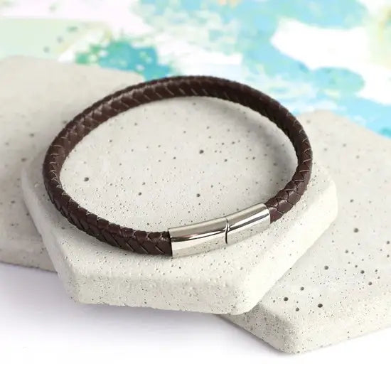 Bracelet homme en cuir marron tressé fermoir brillant