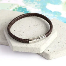 Bracelet homme en cuir marron tressé fermoir brillant