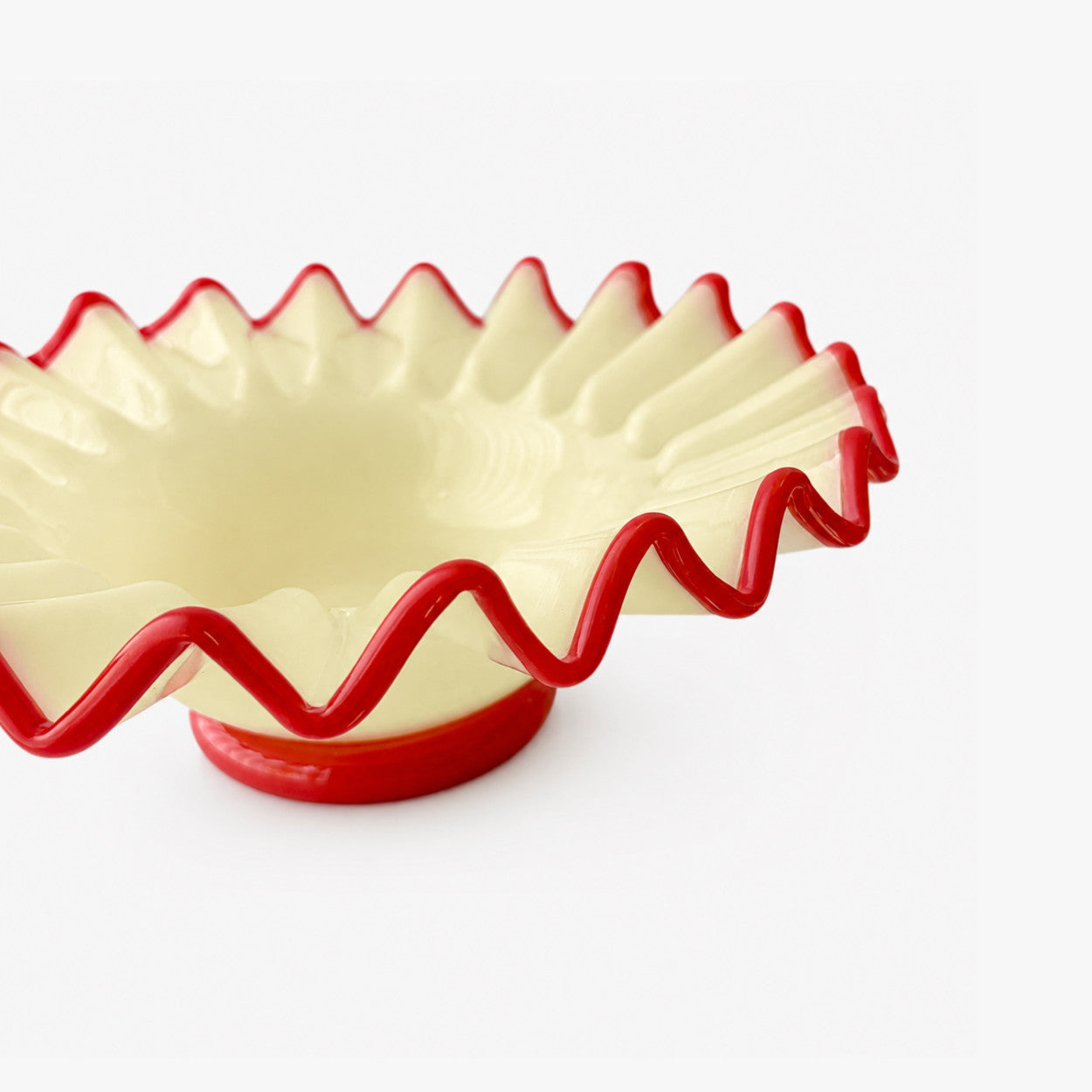 coupe collerette jaune rouge bazar de luxe