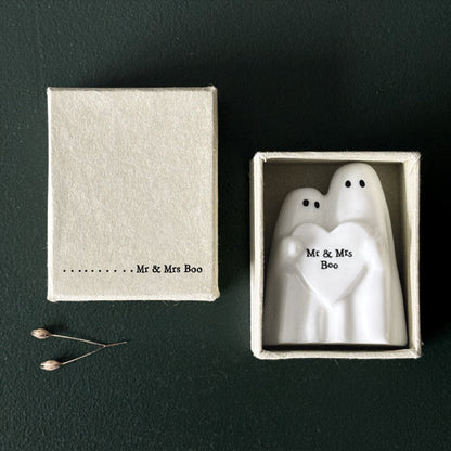 fant_mes_Mr_Mrs_Boo_East_of_India