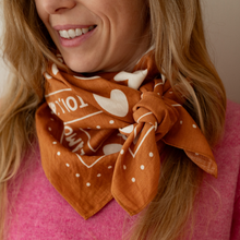 Foulard - Coeur marron et blanc