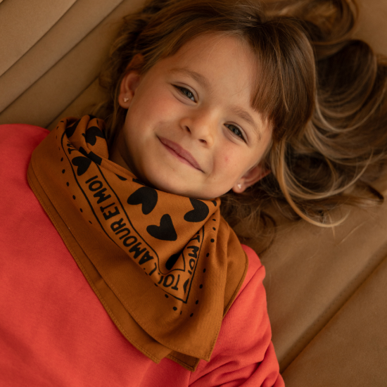 Foulard enfant - Coeur marron et noir