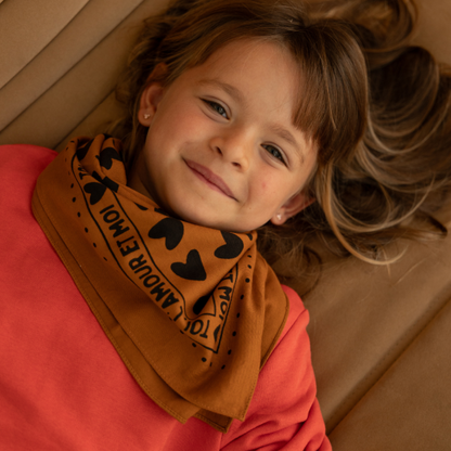 Foulard enfant - Coeur marron et noir