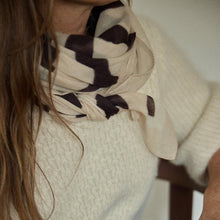 foulard en laine zébra beige Gabrielle 