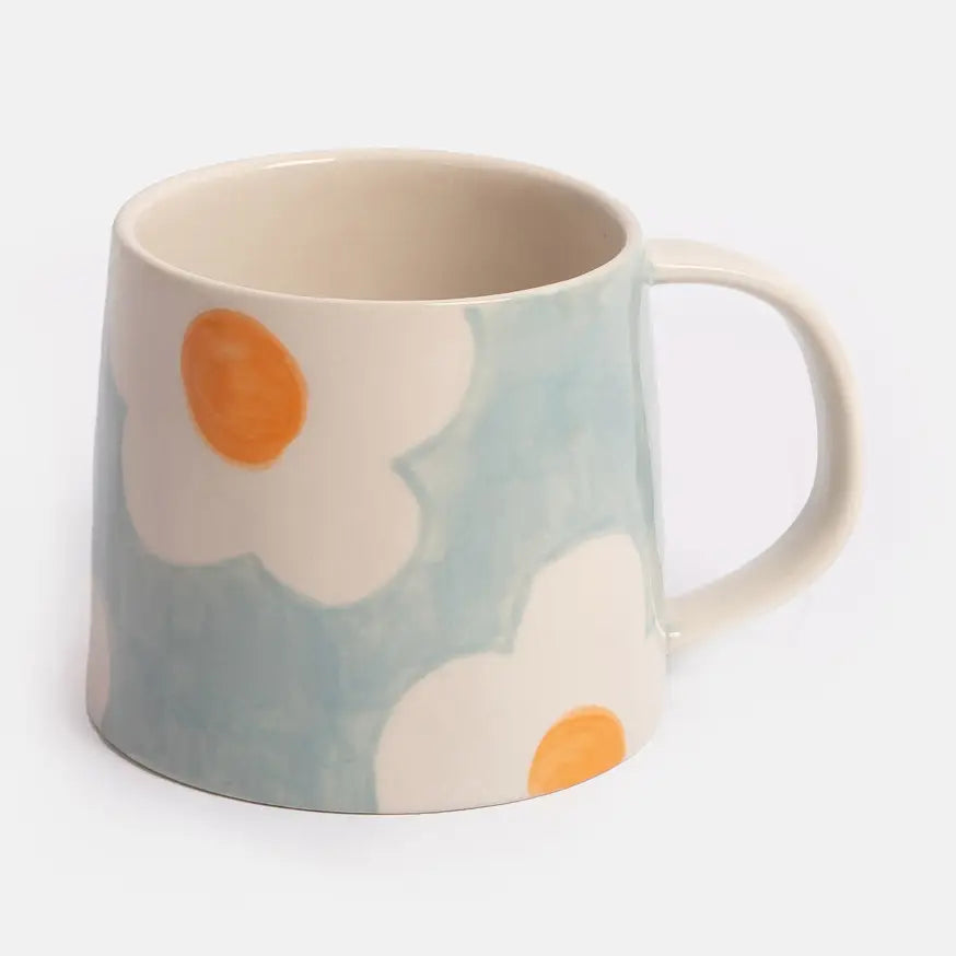 mug bleu ciel grandes fleurs blanches Caroline gardner