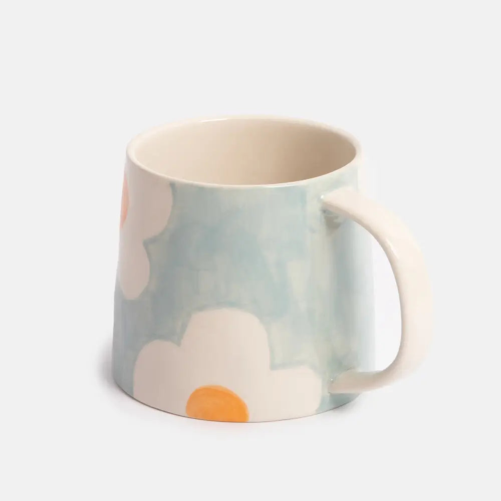 mug bleu ciel grandes fleurs blanches Caroline gardner