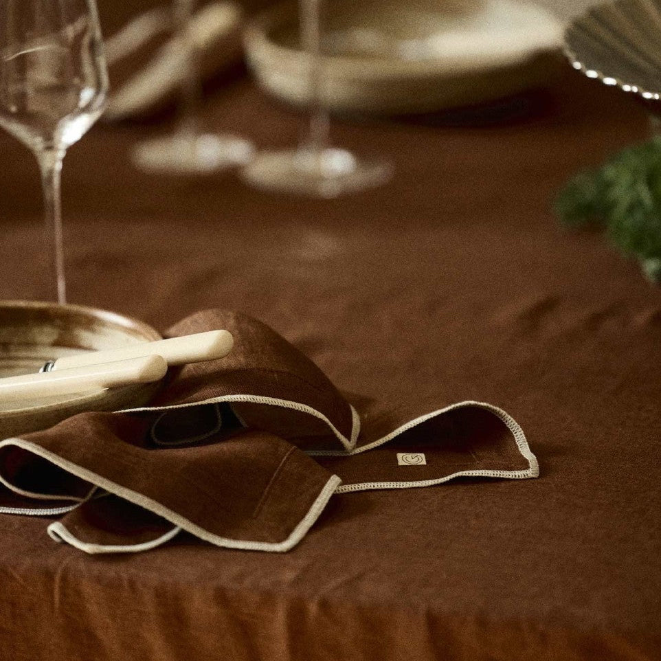 serviette-de-table-moka- liseré snow Gabrielle Paris