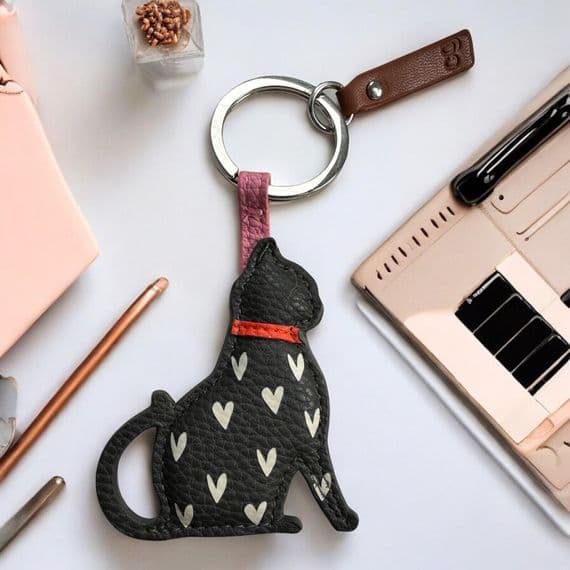 Porte-clés - Chat noir coeurs